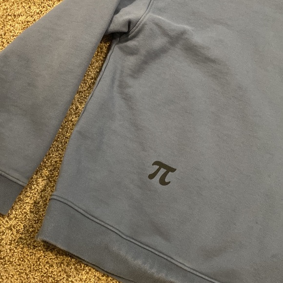 Tee Library Size L - Picture 2 of 3